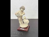 Figurină din porțelan Capodimonte. Nr. 8033