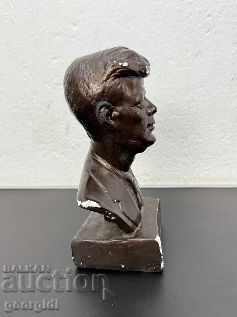 Bust de ipsos al lui John F. Kennedy. Nr. 8034 - 5