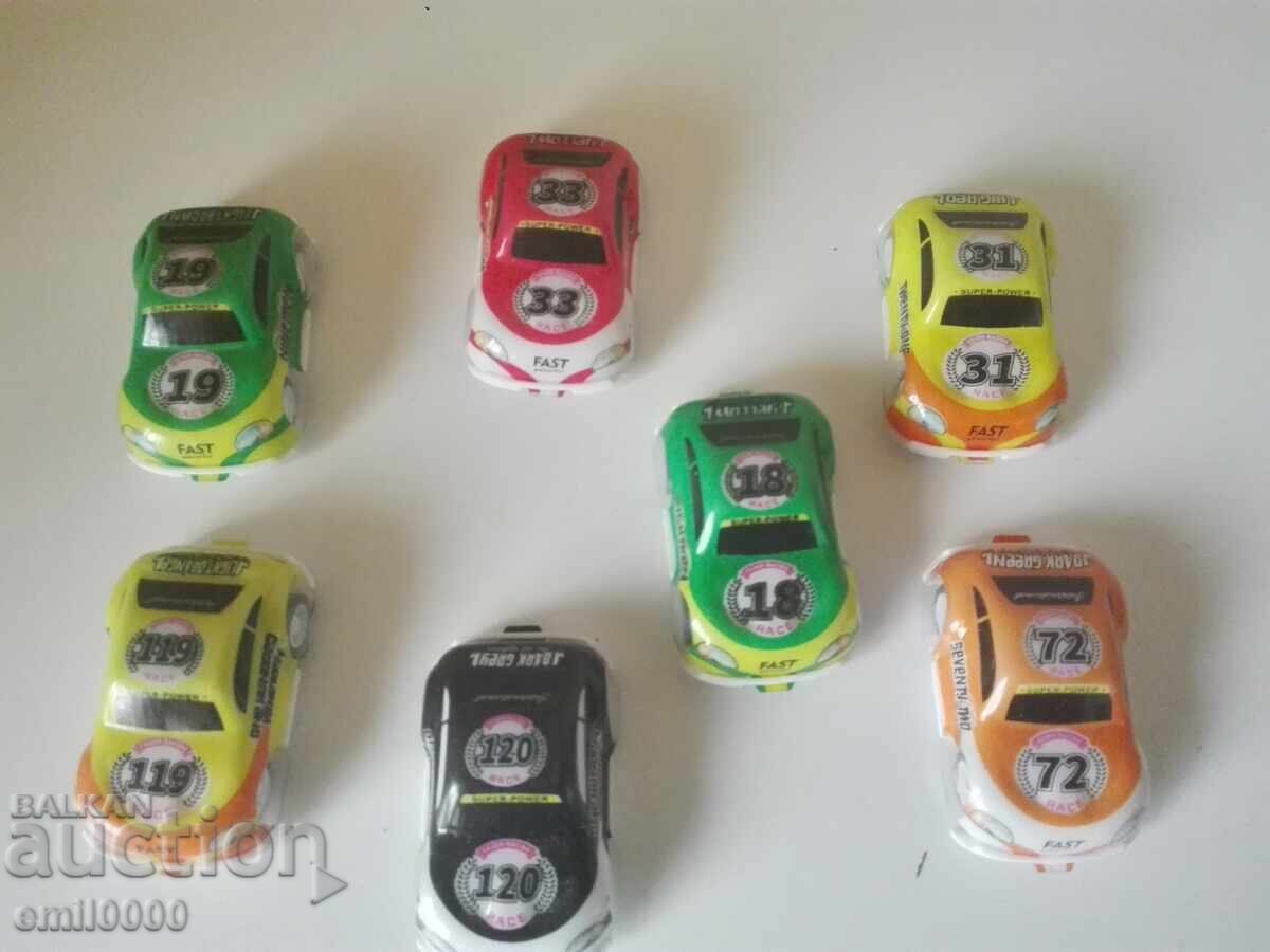 Lot de mașinuțe de plastic cu preț € 4.99 | 9.76 BGN