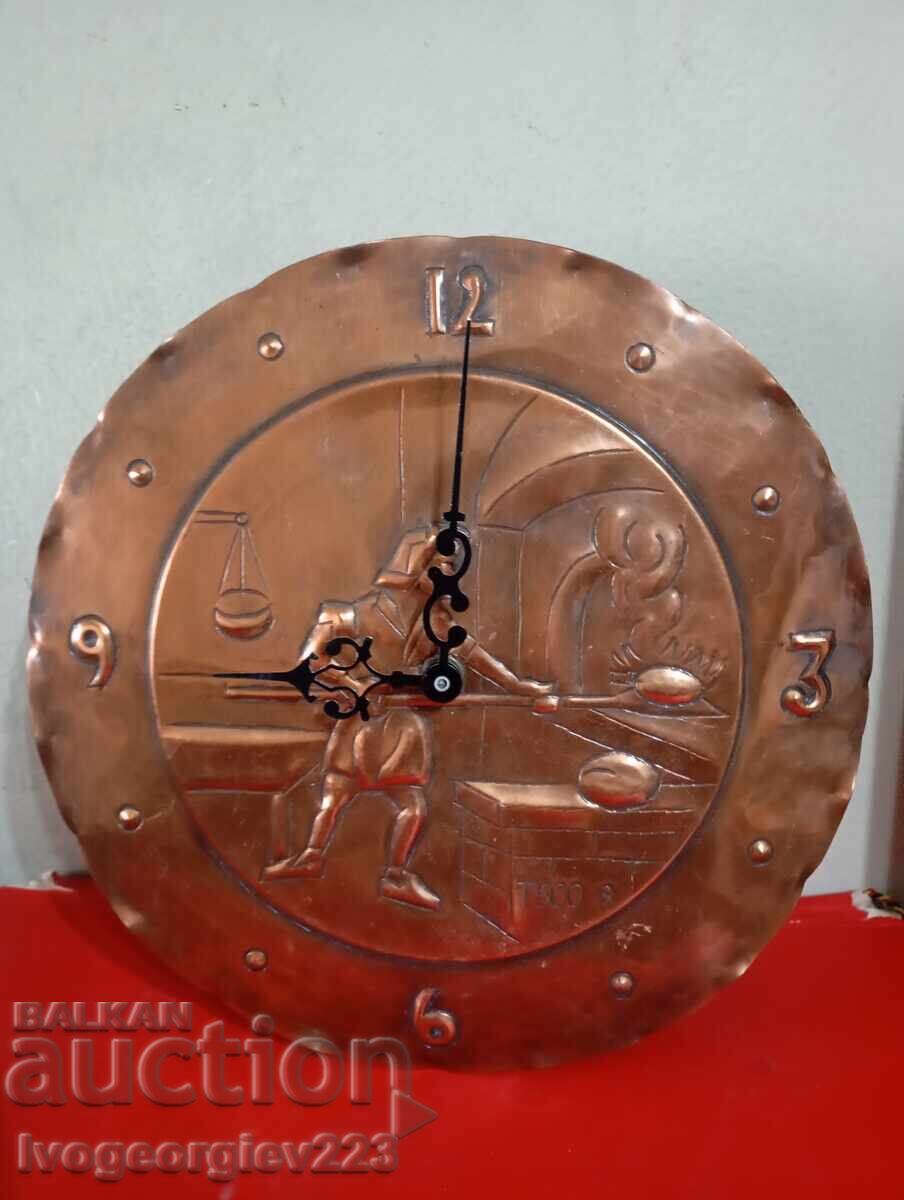 Αντίκα επιτοίχιο ρολόι