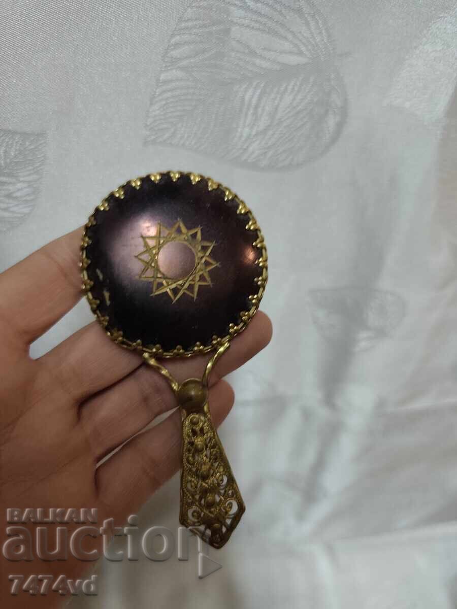 BRONZOV LOT PEPELNIK, OGLEDALO I OTVARACHKA RUL με τιμή € 30.00 | 58.67 BGN BRONZOV LOT PEPELNIK, OGLEDALO I OTVARACHKA RUL με τιμή € 30.00 | 58.67 BGN