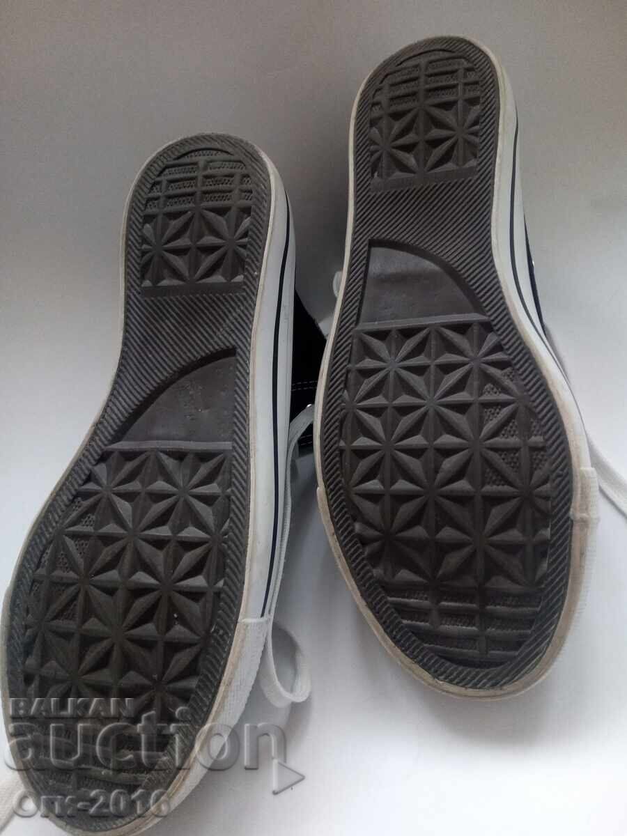 Licitație Adidași clasici înalți Grand Attack Licitație Adidași clasici înalți Grand Attack