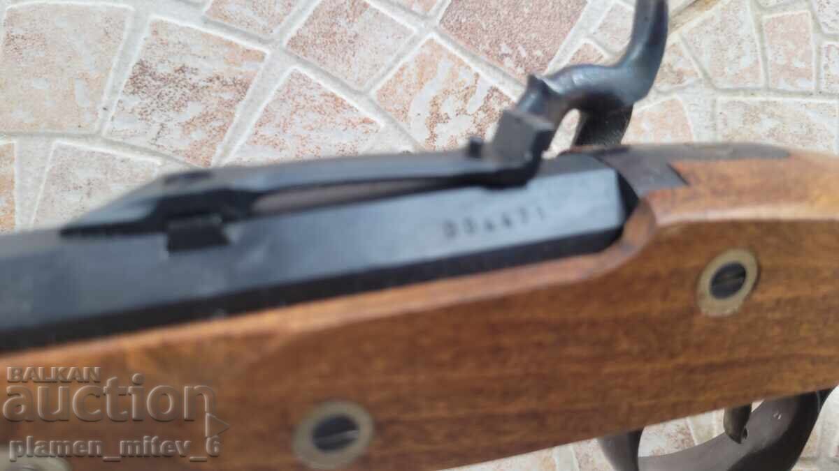 Livrarea Pistol, pistol, evzalia, cremenea