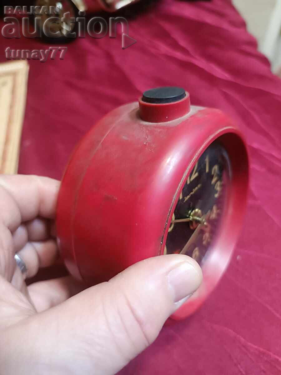 Vechi ceas deșteptător mecanic 2 cu preț € 0.01 | 0.02 BGN