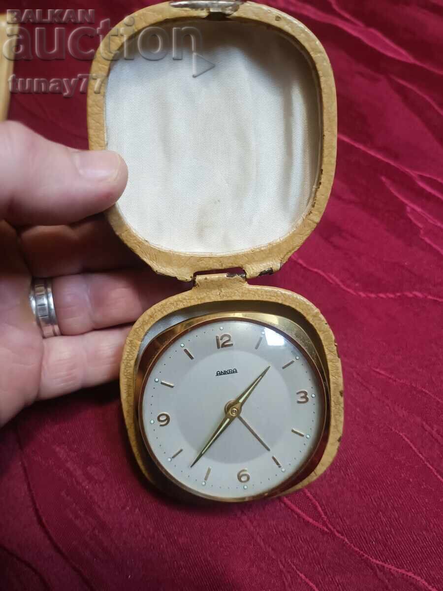 Ceas deșteptător mecanic vechi 3 cu preț € 8.00 | 15.65 BGN