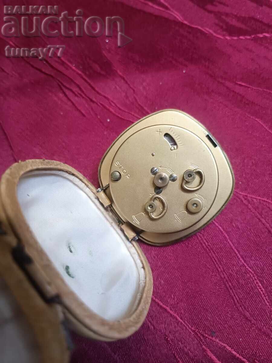 Livrarea Ceas deșteptător mecanic vechi 3