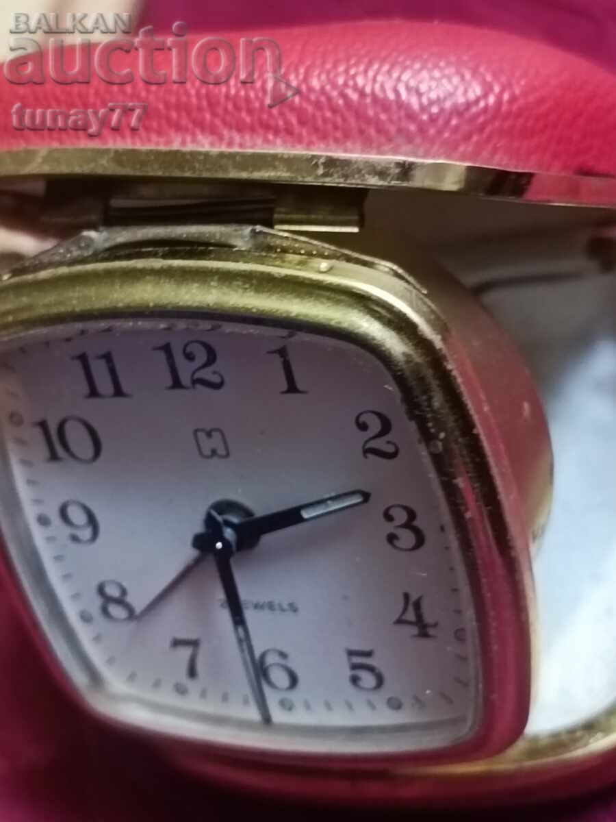 Стара Механичен часовник будилник 4 с цена € 10.00 | 19.56 лв.