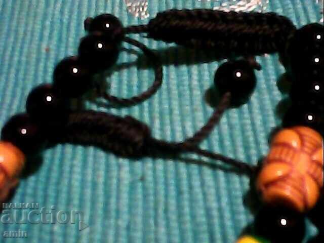 Доставка на 2бр красиви гривни от естествен камък