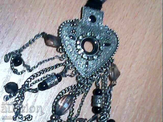 Аукцион старо красиво посребрено колие