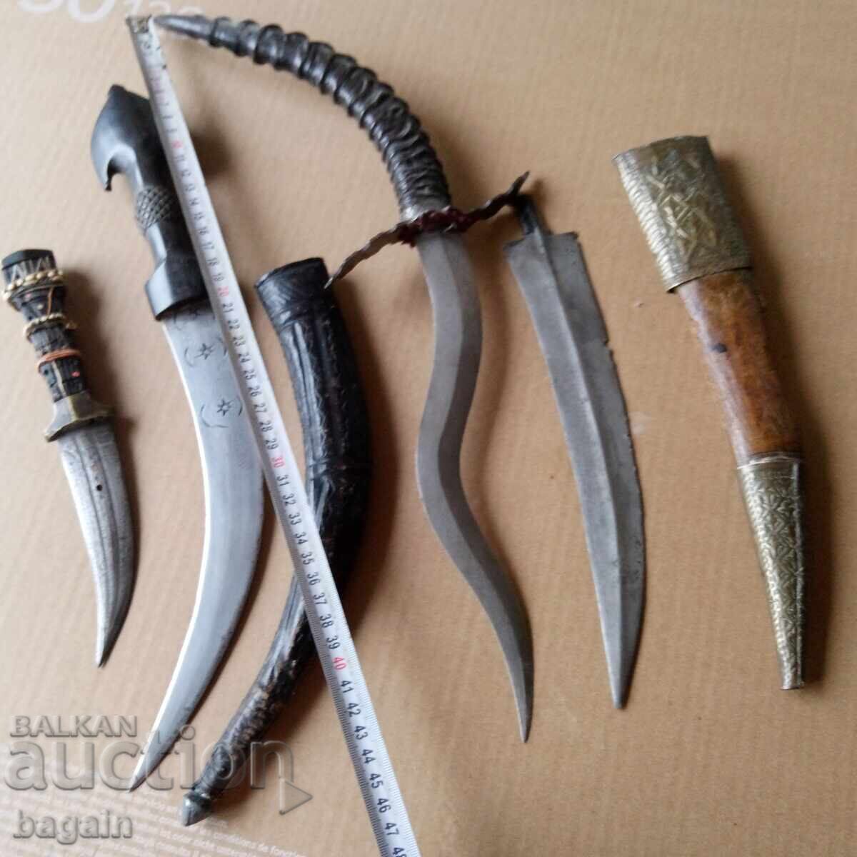 Livrarea Camile, hangele