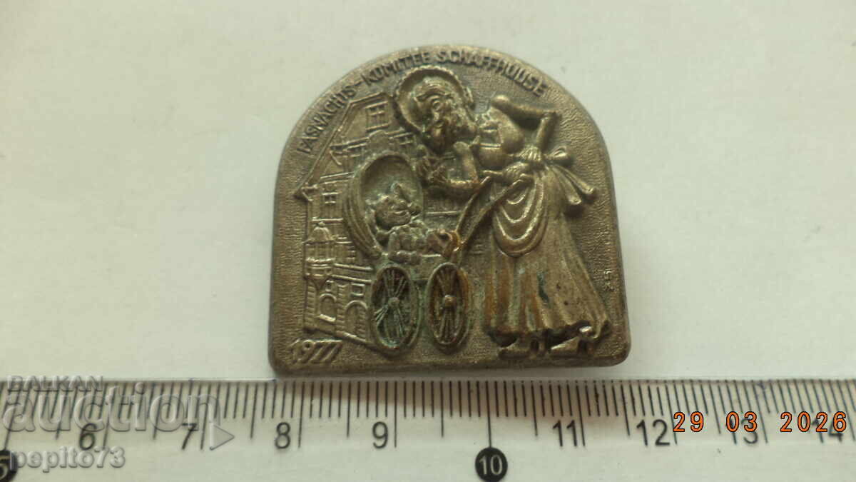 Insignă Elveția, carnaval cu preț € 5.00 | 9.78 BGN Insignă Elveția, carnaval cu preț € 5.00 | 9.78 BGN