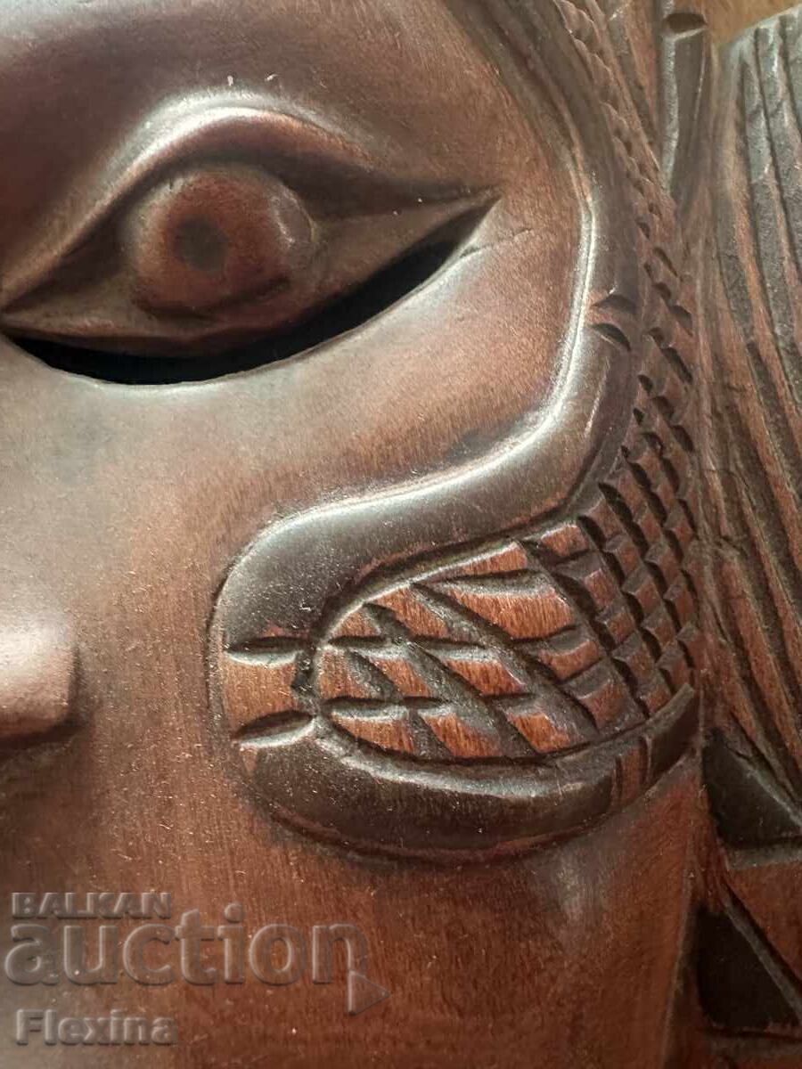 Delivery of African mask
