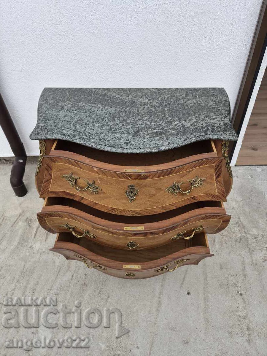 Auction  Beautiful vintage solid wood dresser with marble top!!!