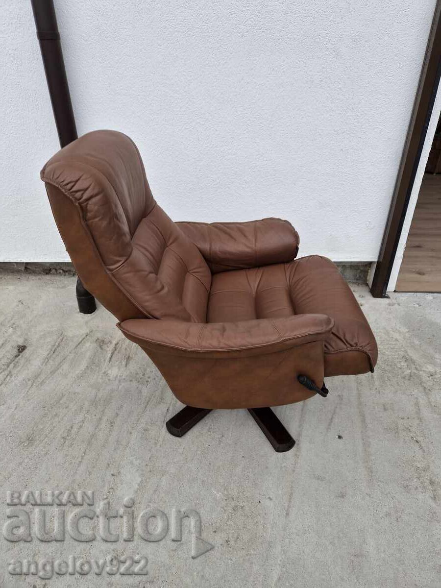 Beautiful armchair with sleeping option!!!