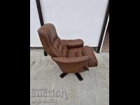 Fotoliu din piele frumos cu opțiune de dormit!!!