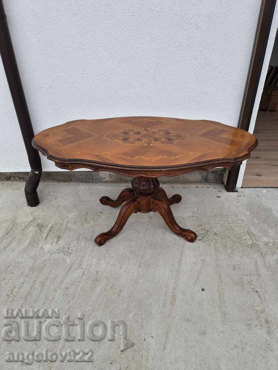 Όμορφο μασίφ τραπέζι σαλονιού με ένθετο στο καπάκι!!! με τιμή € 6.50 | 12.71 BGN