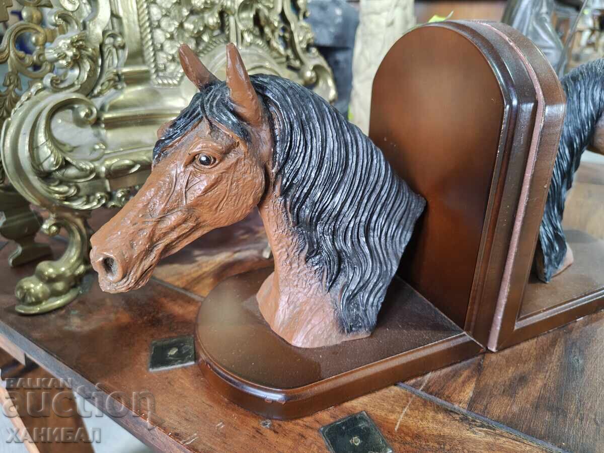 Accesorii decorative și funcționale pentru bibliotecă sau birou cu preț € 60.00 | 117.35 BGN