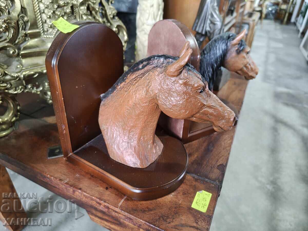Licitație Accesorii decorative și funcționale pentru bibliotecă sau birou