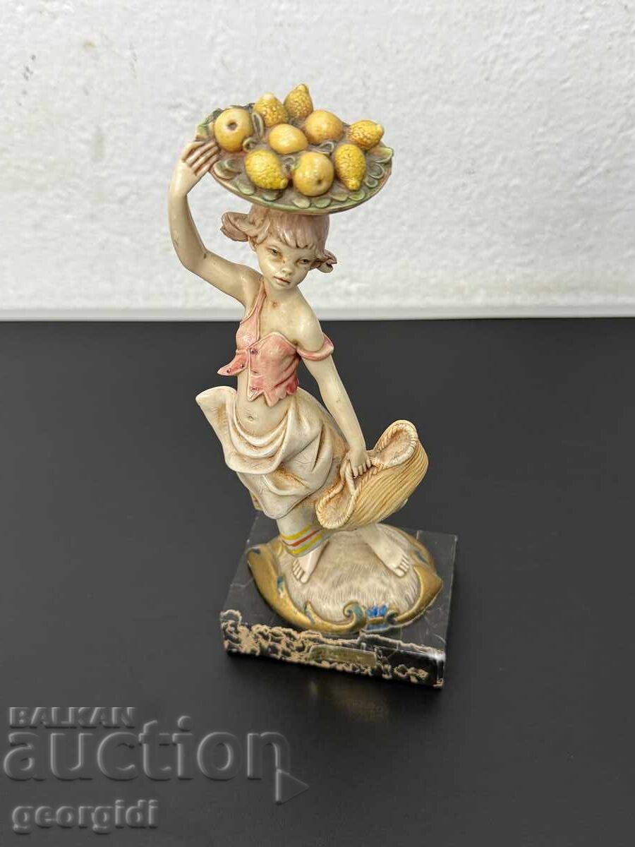 Figurină italiană - „Vânzătoare de fructe”. Nr. 8048 - 6 Figurină italiană - „Vânzătoare de fructe”. Nr. 8048 - 6