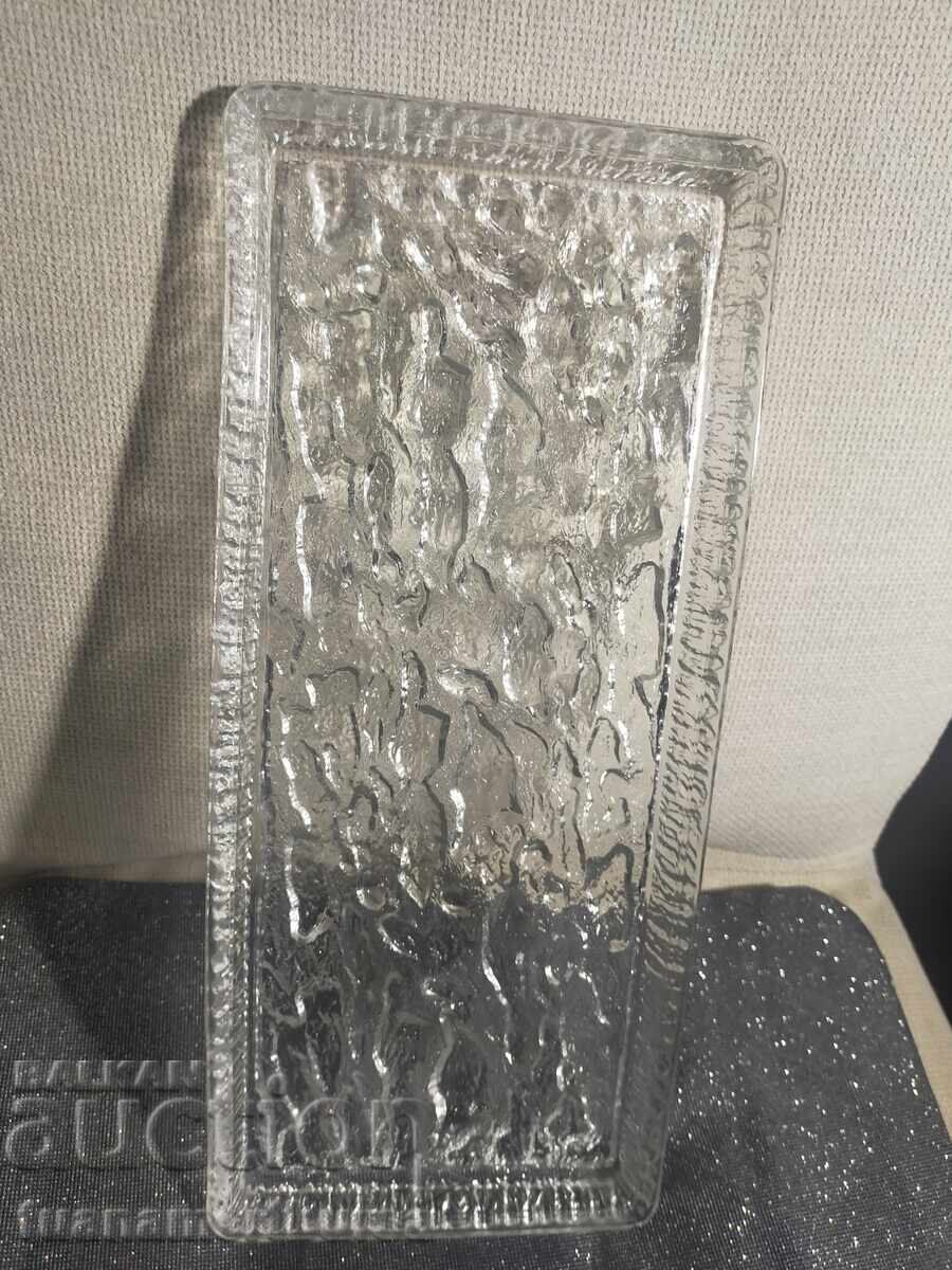 Delivery of Thick colorful glass serving plate