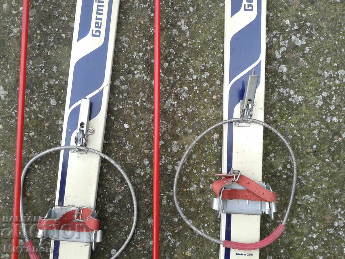 Auction  GDR children's skis
