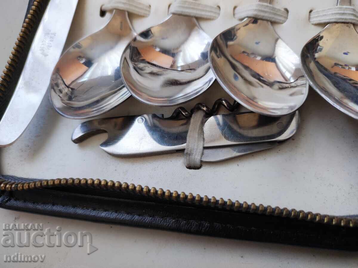 Set turistic tacâmuri 1300 ani Bulgaria cu preț € 13.00 | 25.43 BGN Set turistic tacâmuri 1300 ani Bulgaria cu preț € 13.00 | 25.43 BGN