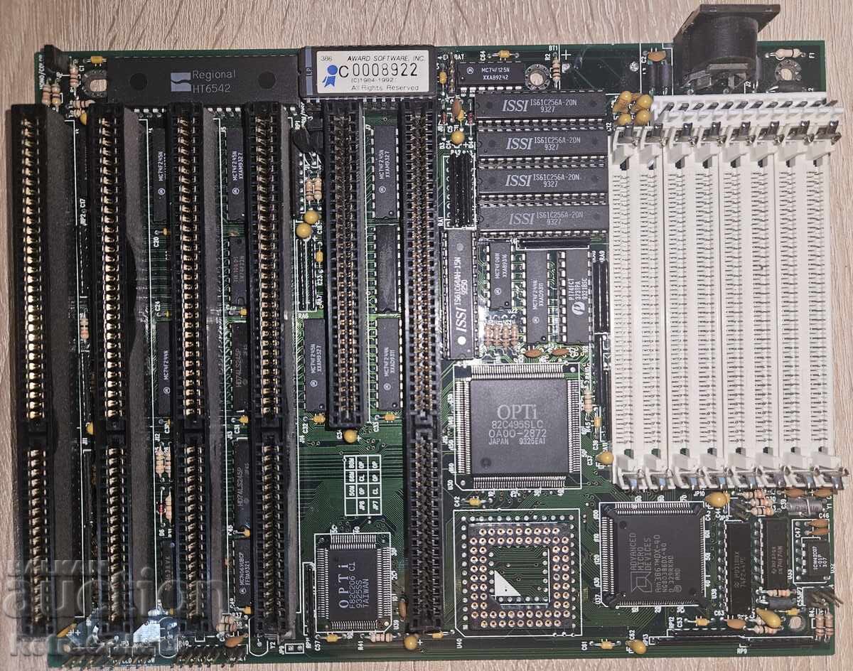 Placă de bază retro funcțională cu procesor AMD Am 386 DX-40 MHz