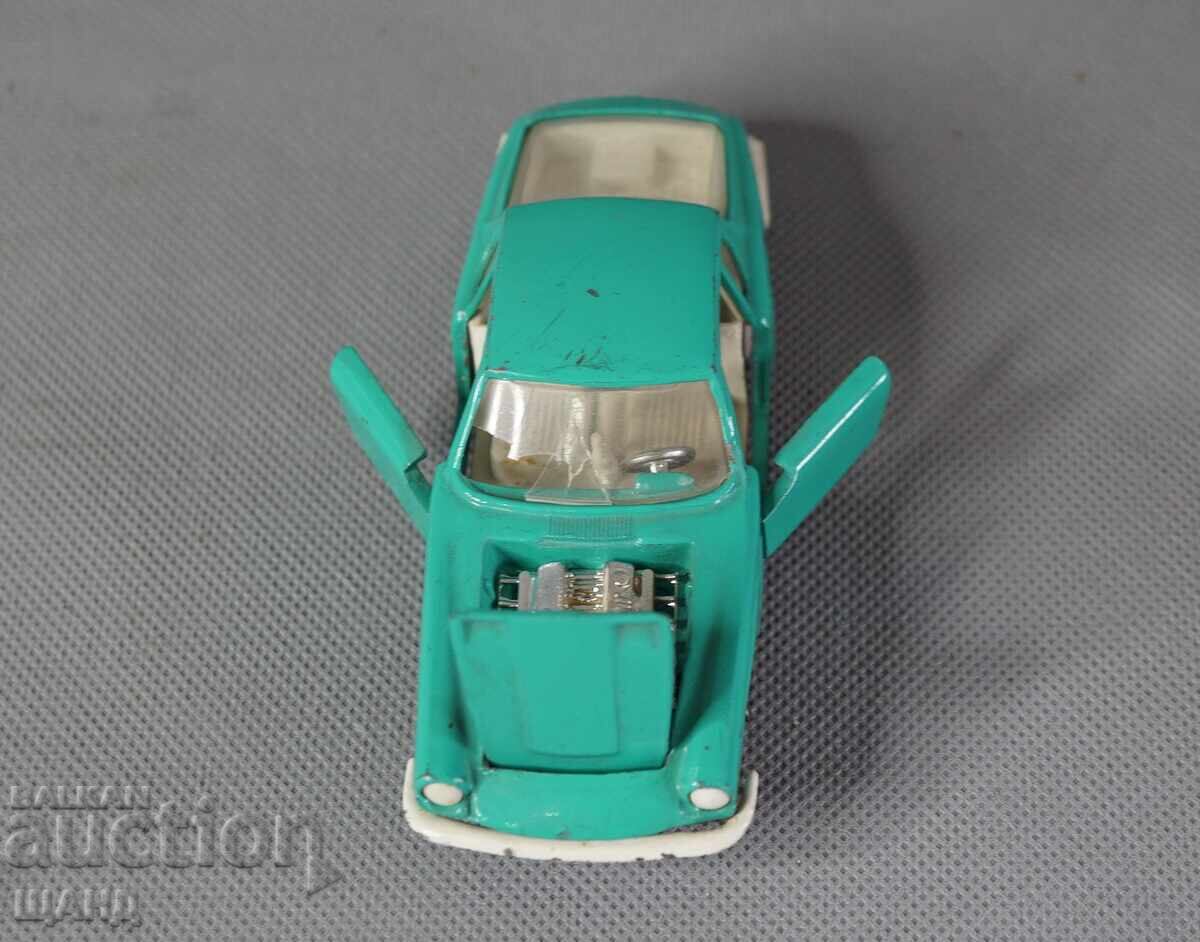 Model de mașină din metal vechi rusesc Maserati Mistral cu preț € 15.12 | 29.57 BGN