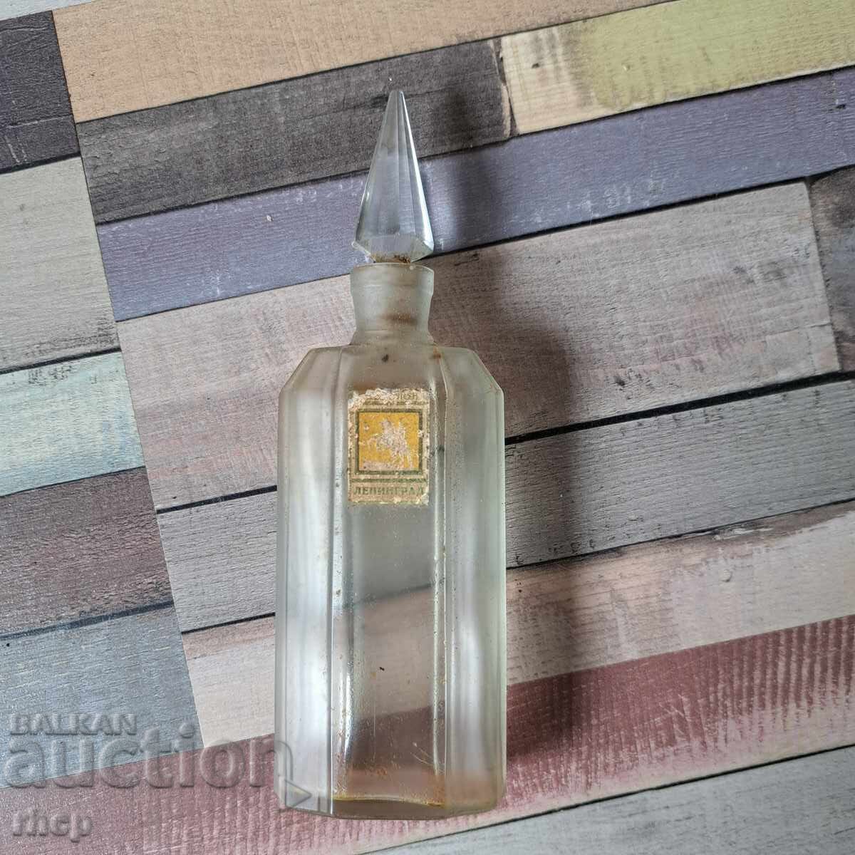 Leningrad staro sŭvet·sko shishe parfyum Leningrad staro sŭvet·sko shishe parfyum
