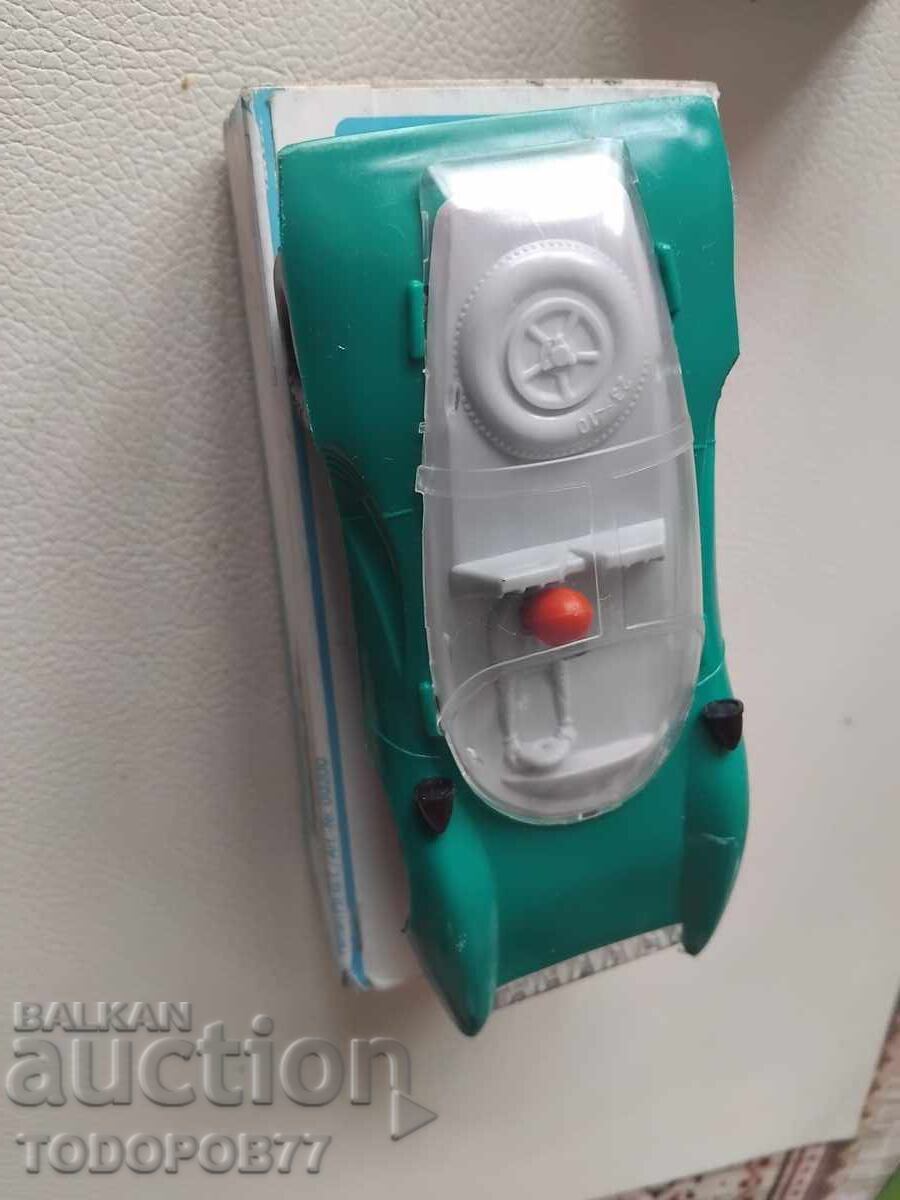 Доставка на Количка Ferrari от стар аутобан GDR Доставка на Количка Ferrari от стар аутобан GDR