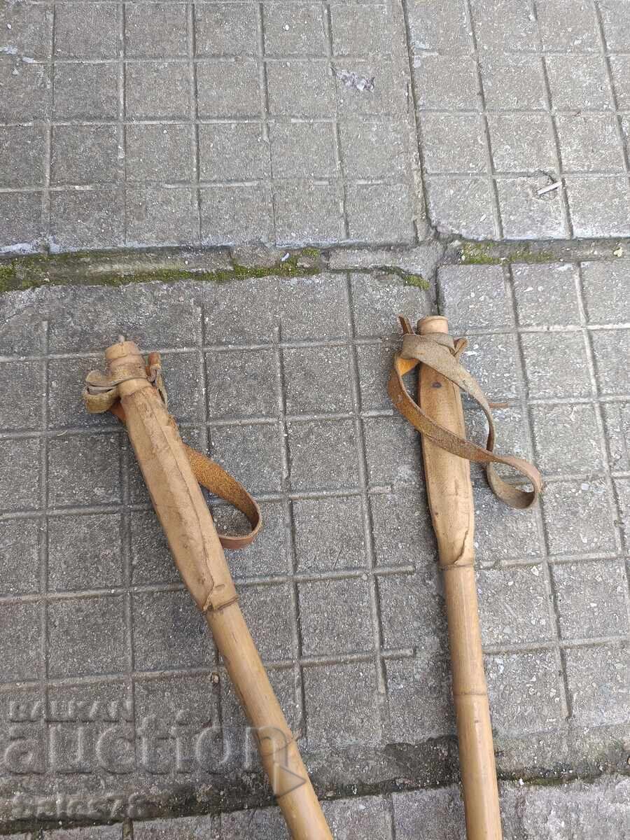 Bețe de schi vechi pentru interior, decor, ornament cu preț € 50.00 | 97.79 BGN
