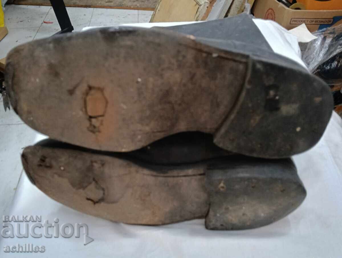 Военни ботуши с цена € 10.00 | 19.56 лв.