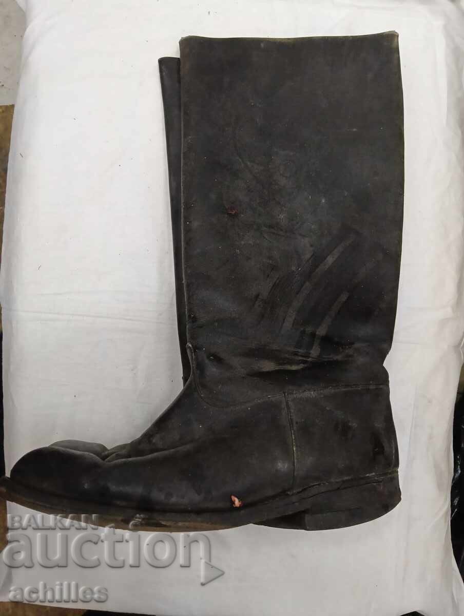 Военни ботуши