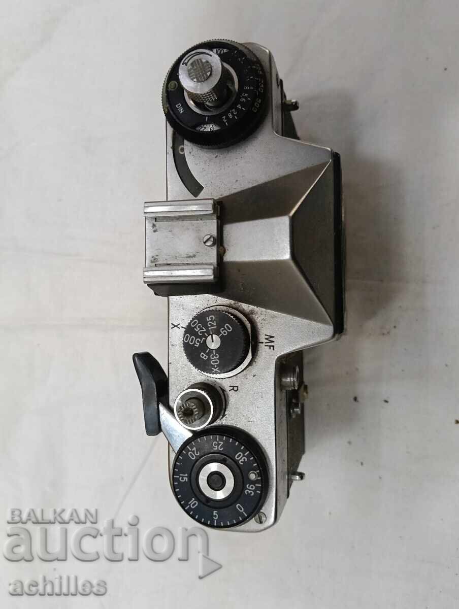 Работещ фотоапарат Зенит без обектив с цена € 5.00 | 9.78 лв.