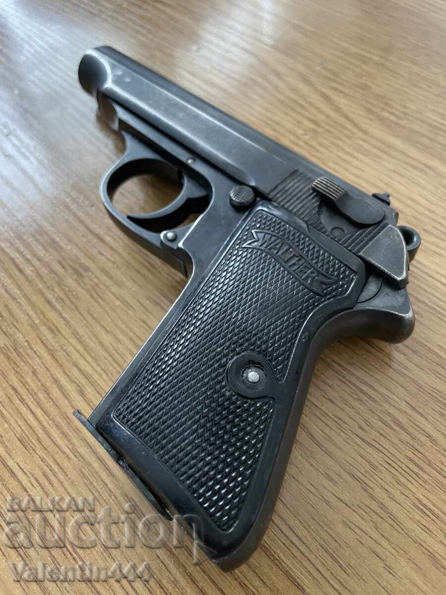 ПИСТОЛЕТ "ВАЛТЕР ПП"  -  ДЕАКТИВИРАН/ОБЕЗОПАСЕН с цена € 310.00 | 606.31 лв.