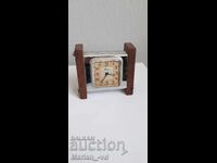 Ceas deșteptător mecanic vechi