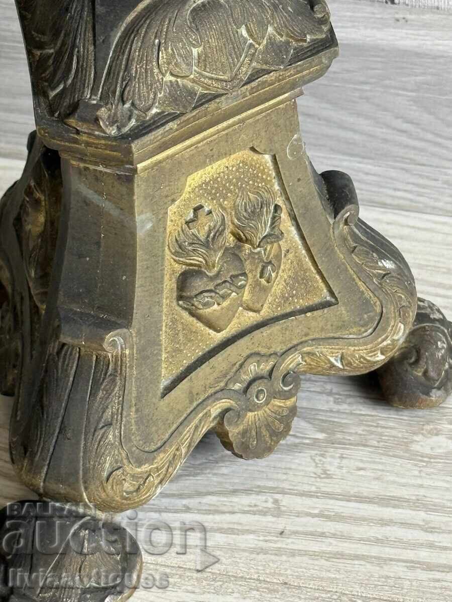 Голям месингов църковен свещник с цена € 180.00 | 352.05 лв.