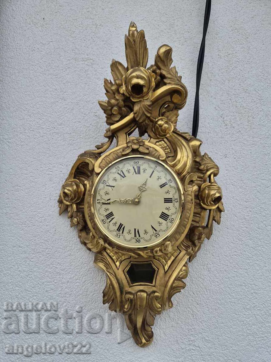 Frumos ceas de perete FUNCTIONAZA cu preț € 1.61 | 3.15 BGN