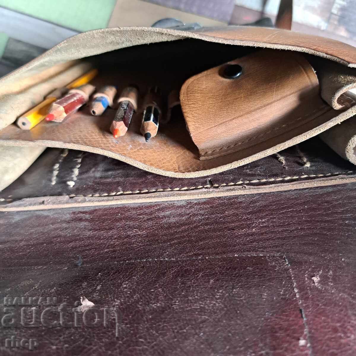 Licitație Geantă de ofițer țar, tabletă Licitație Geantă de ofițer țar, tabletă