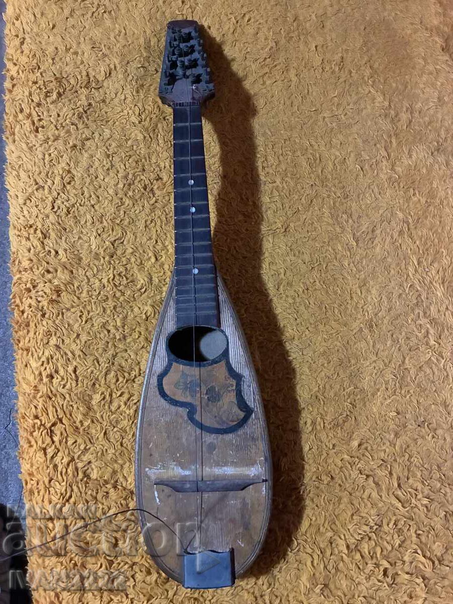 Πωλείται παλιά μαντολίνο