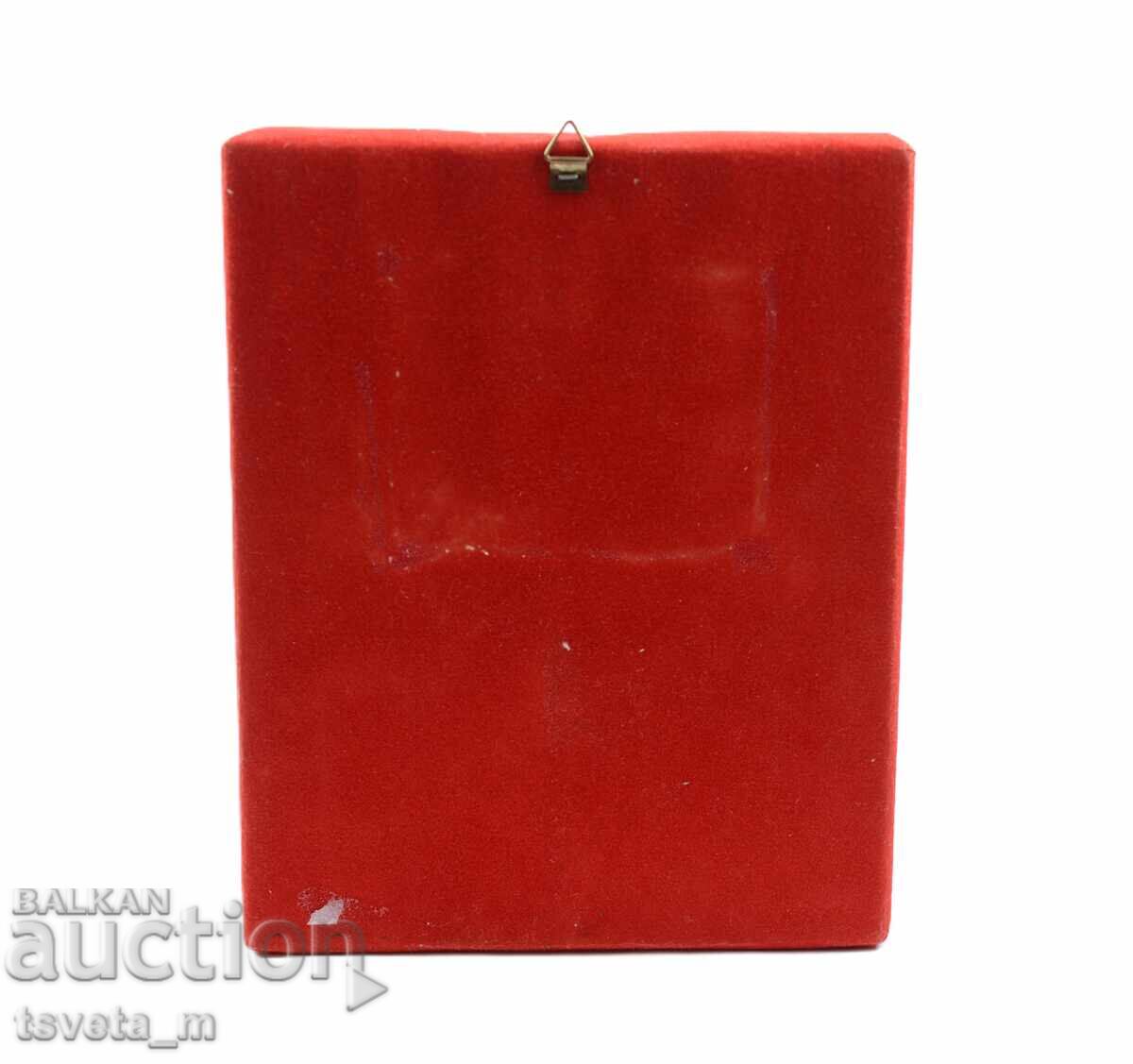 Εικόνα Αγίας Θεοτόκου με το Θείο Βρέφος και Αρχαγγέλους, μεταλλικό περίβλημα με τιμή € 15.00 | 29.34 BGN