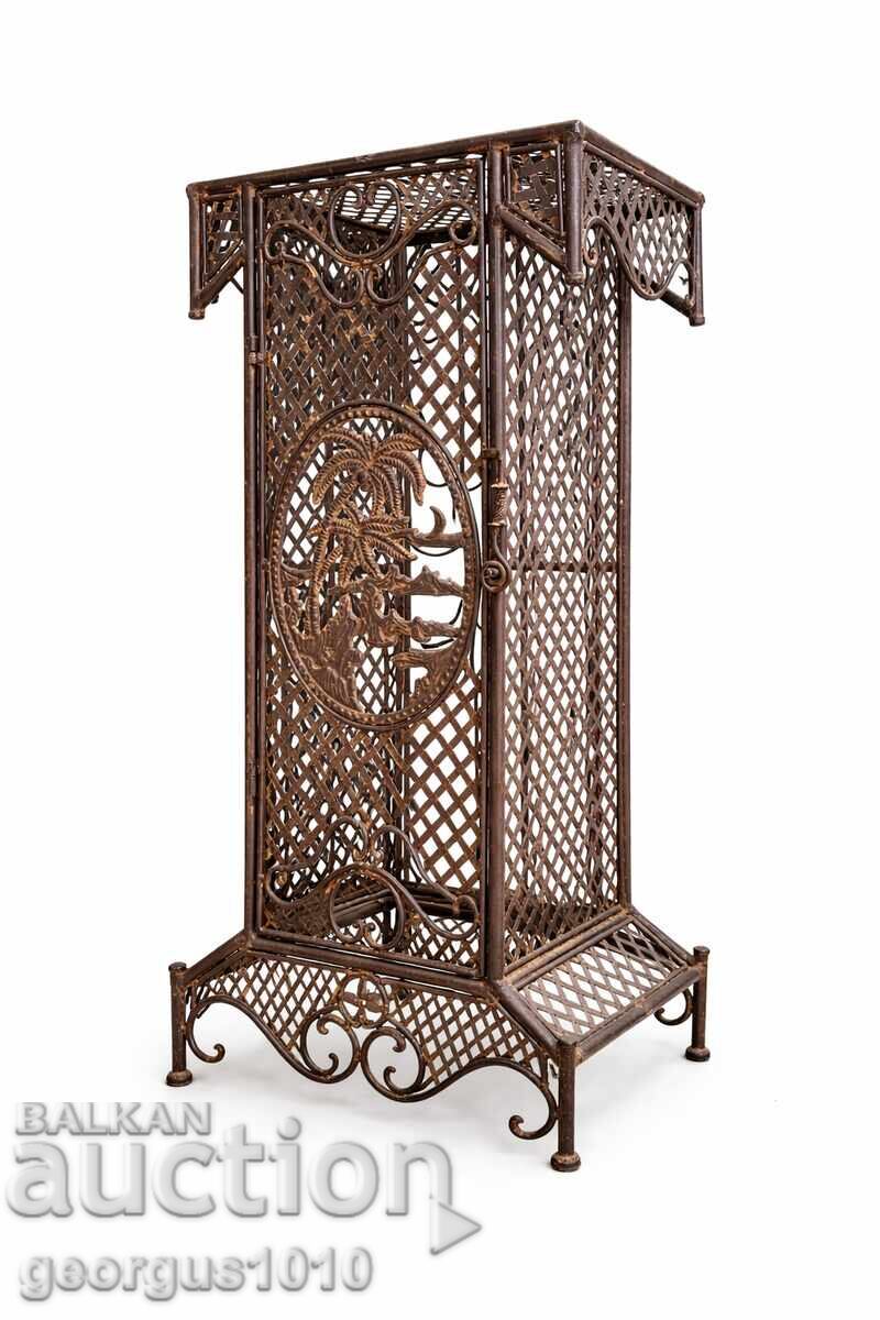 Μεταλλική βάση κρασιού Νο8066 με τιμή € 500.00 | 977.92 BGN Μεταλλική βάση κρασιού Νο8066 με τιμή € 500.00 | 977.92 BGN