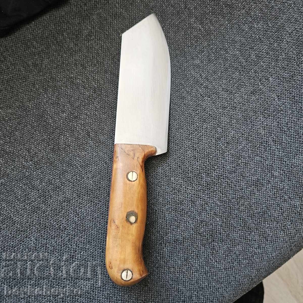 Аукцион Продавам ловен нож от стомана N690co