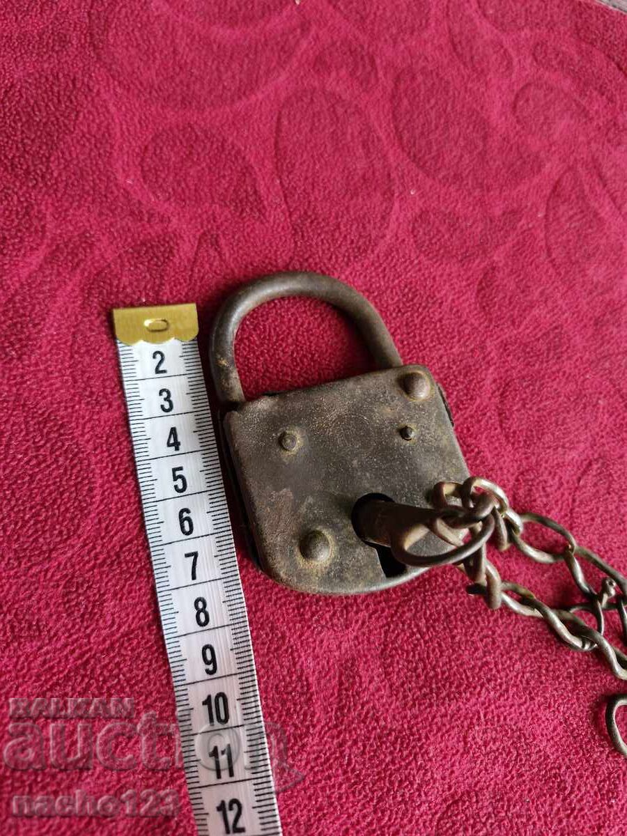 Много стар катинар в изправност с цена € 10.00 | 19.56 лв.