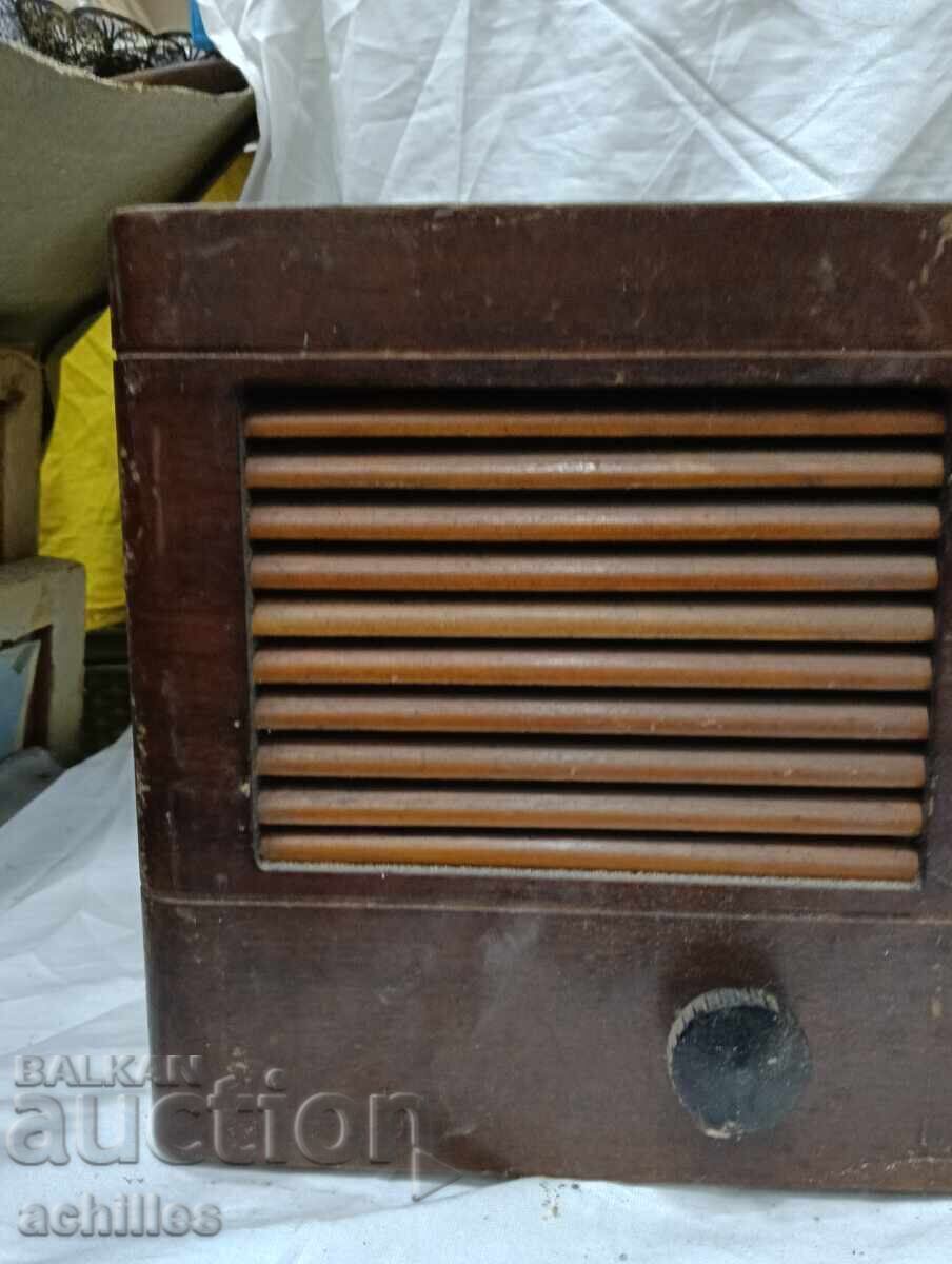 Licitație Radio cu tuburi HAGENUK