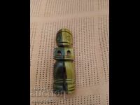 Dŭrvena statuetka malka dvutsvetna bozhestvo