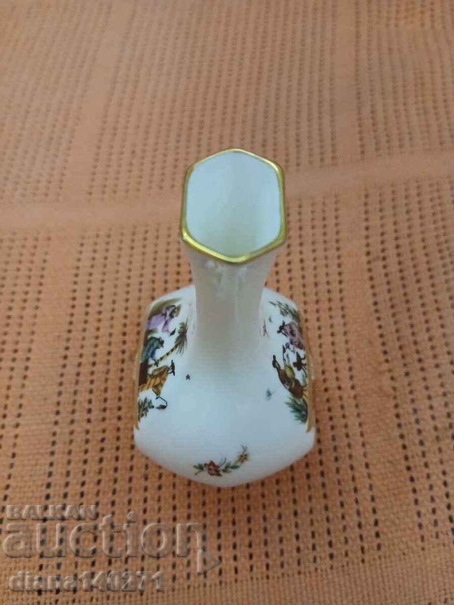 Ελαφρύ και αέρινο πορσελάνινο βάζο με κινέζικα μοτίβα με τιμή € 4.00 | 7.82 BGN