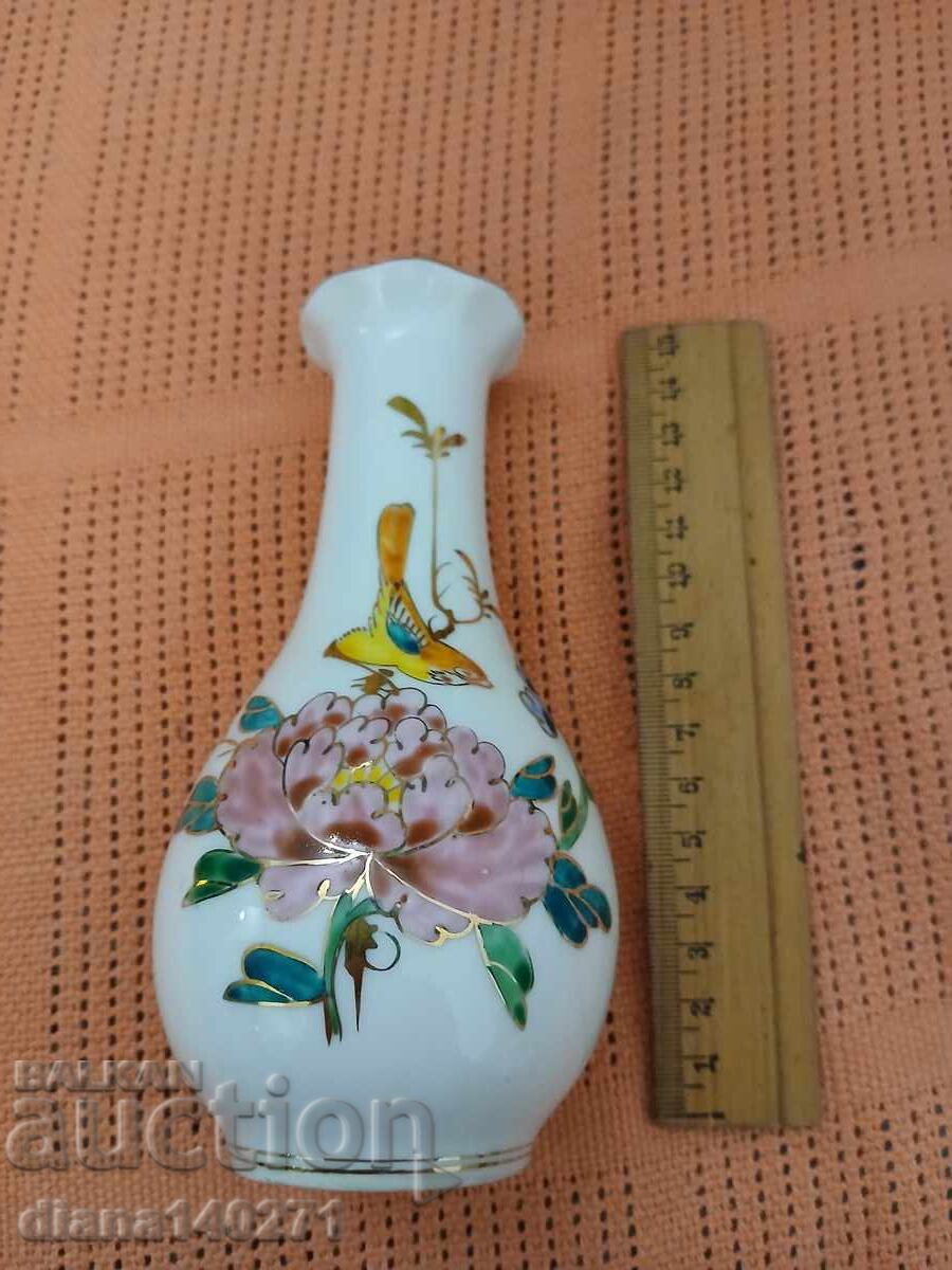 Πορσελάνινη βάζα όμορφα ζωγραφισμένη με τιμή € 4.00 | 7.82 BGN