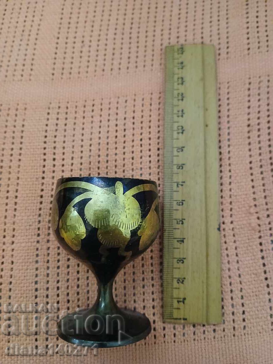 Delivery of Set of 6 brass cups