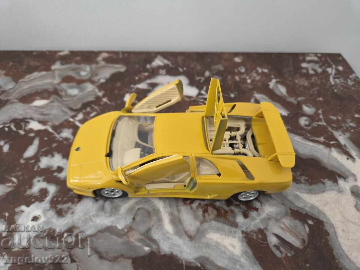 Ιταλικό μεταλλικό αυτοκίνητο Lamborghini Diablo με τιμή € 0.01 | 0.02 BGN